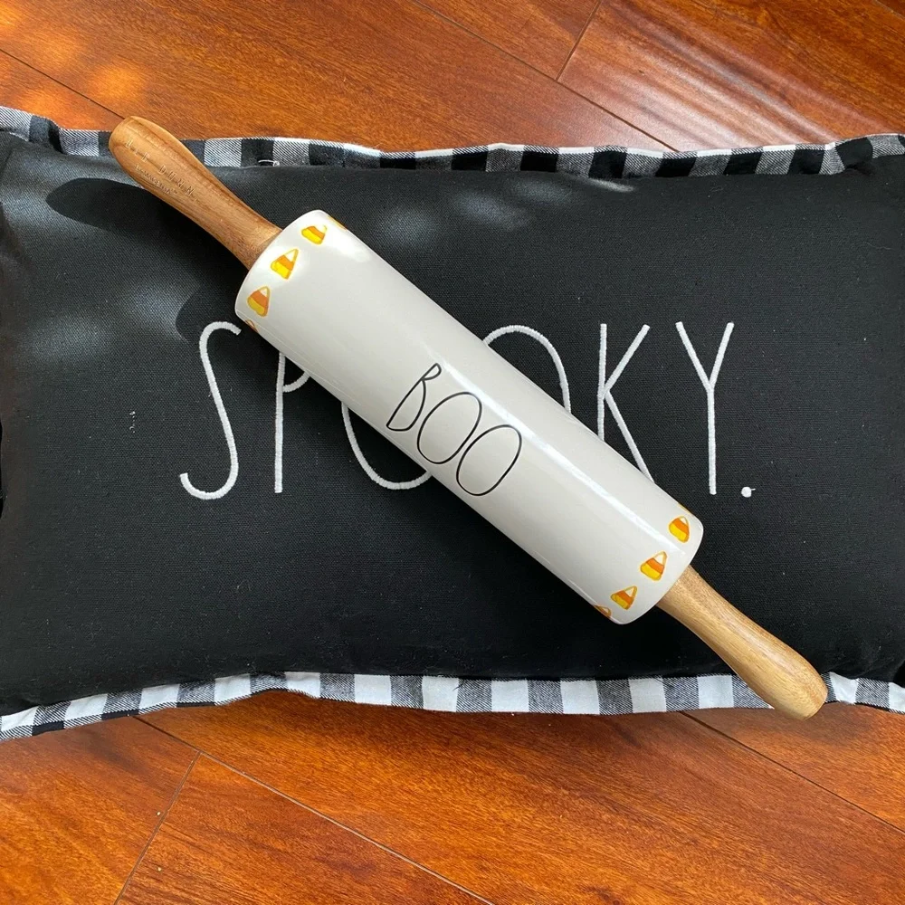 ✨NWT Rae Dunn Halloween Boo Candy Corn Rolling Pin ✨